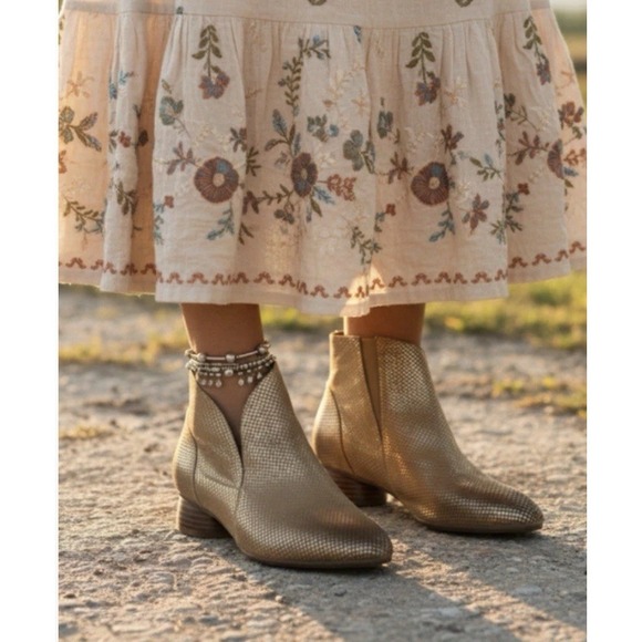 NEW Antelope Bronze REN Laser Boho Ankle Boots Smokey Gold Slip-On Women Size 38 - Picture 6 of 6